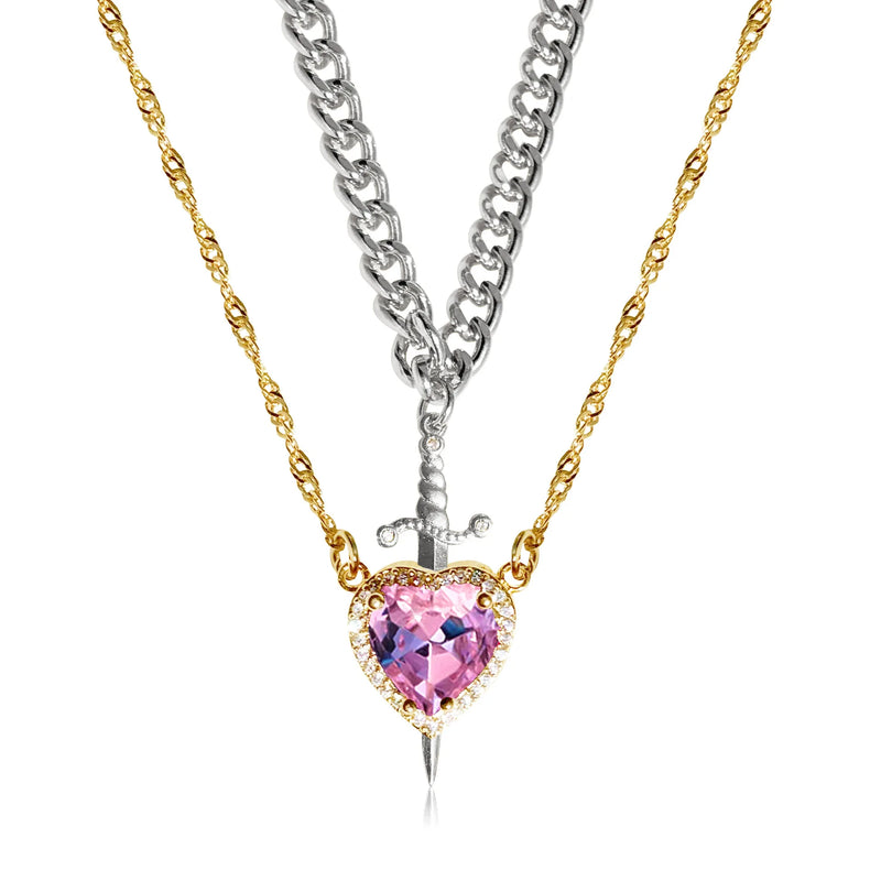 Colar Coração & Espada – Conjunto de Joias para Casal (Colar, Anel e Pulseira)
Descubra o poder do amor e da conexão com este conjunto exclusivo de joias para casais, composto por colar, anel e pulseira. Feito em aço in
