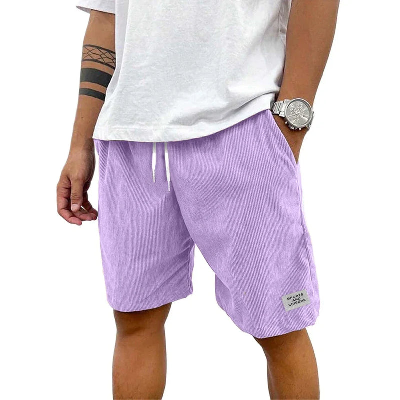Calções Masculinos em Corduroy Leve – Estilo Casual & Streetwear
Calções versáteis e confortáveis, ideais para quem valoriza estilo e praticidade no dia a dia. Confeccionados em tecido de corduroy leve e respirável,