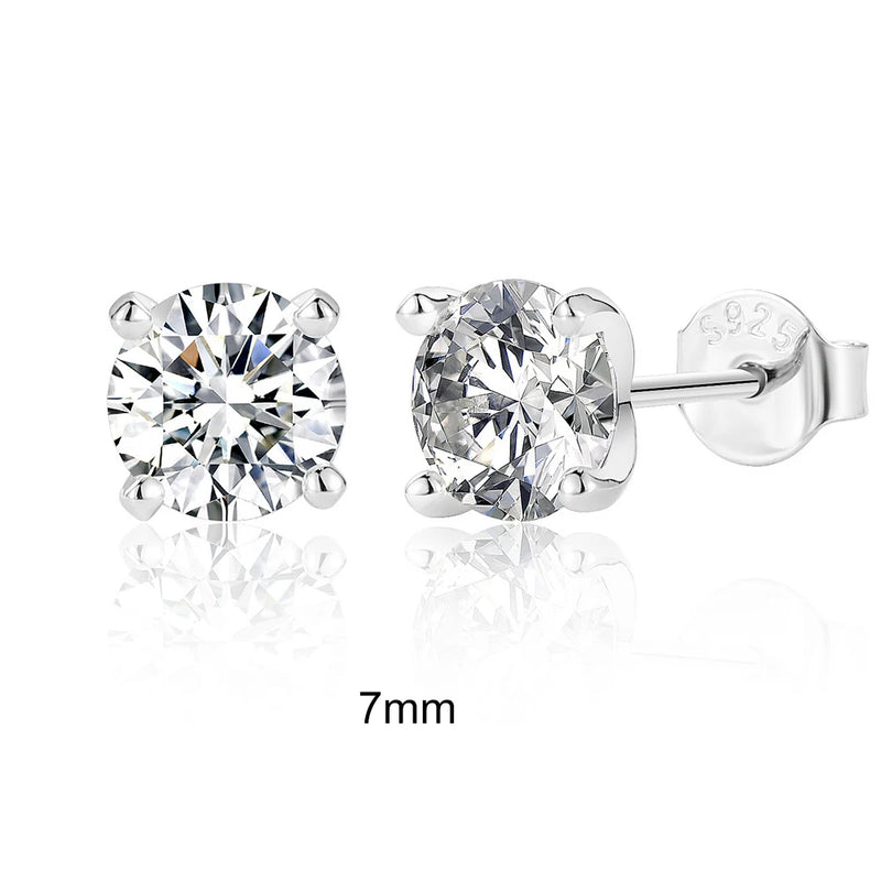 Brincos de Moissanite 0,5 a 1,2 ct – Prata de Lei 925 Banhada a Ouro | Joalharia Fina Feminina
Eleve o seu estilo com estes deslumbrantes brincos de ponto de luz com Moissanite, disponíveis em tamanhos de 0,5 a 1,2 quilate