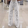 Calças Jeans Femininas Baggy com Detalhe em Crochê Floral – Tendência Verão 2025 | Estilo Y2K
Destaque-se com estas calças jeans baggy femininas com recortes em forma de flor e detalhes em crochê artesanal. Um modelo