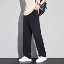 Leves, respiráveis e com um toque elegante, estas calças masculinas são ideais para os dias quentes do verão. Fabricadas em lyocell premium, oferecem conforto absoluto, caimento impecável e um estilo moderno e minimalist