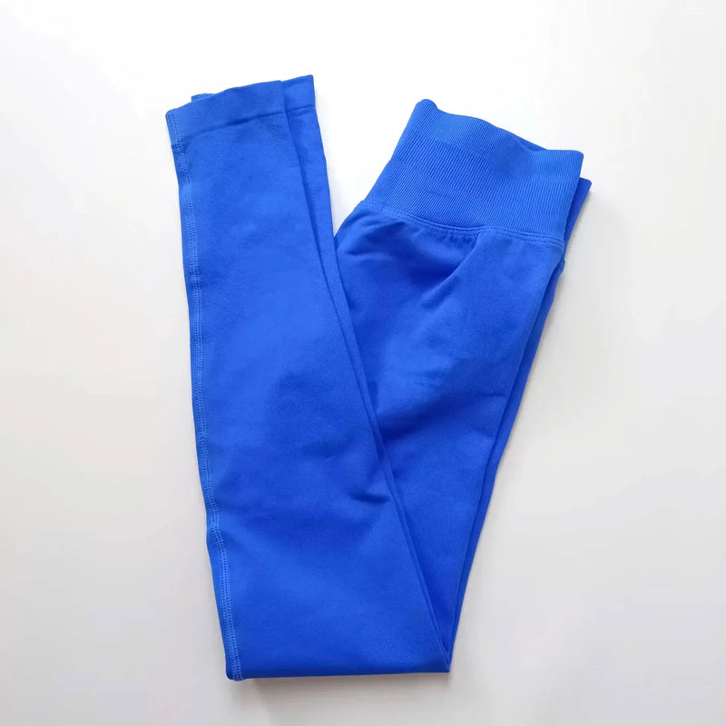 Calça Feminina com Laço Moderno e Decote em V Verão 2025 da FSLE - Cintura Contornada e Manga Dolman para Ocasiões Elegantes 25FS12737Blusa Feminina FSLE com Laço Elegante e Decote em V – Verão 2025
Modelo 25FS12737 |
