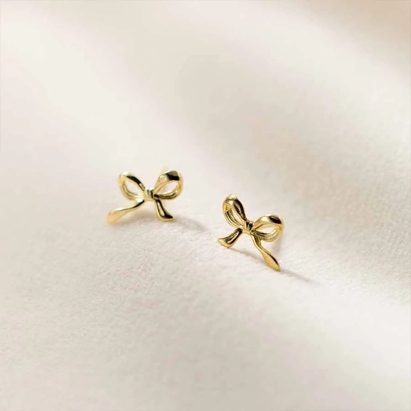 Brinco Pequeno Estrela em Prata 925 – Elegância Delicada para o Dia a Dia

Descubra a simplicidade sofisticada deste brinco pequeno em formato de estrela, feito em prata 925 de alta qualidade. Ideal para quem procura um ac
