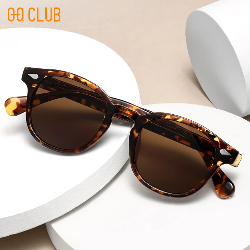 Óculos de Sol O-Q CLUB Retrô Redondo – Estilo Vintage Unissexo com Proteção UV400
Descubra o equilíbrio perfeito entre estilo e proteção com os Óculos de Sol O-Q CLUB. Com um design retrô redondo e acabamento sofis