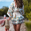 Descubra este conjunto exclusivo com design inspirado nas tendências europeias e americanas. Composto por uma camisola de decote em V solta e confortável, combinada com uma saia de corte reto e bordado artesanal, é perfeit