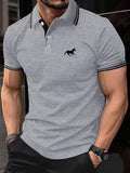 Nova Camiseta Polo Masculina Clássica – Manga Curta | Top Casual de Verão com Botões e Gola Lapela | Tamanhos S a 3XL

Descubra o conforto e o estilo atemporal desta Camiseta Polo Masculina, perfeita para o verão! Com m