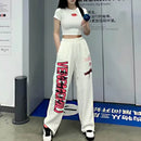 Calças Casuais Femininas de Verão – Estilo Retro & Design Elegante
Leves, confortáveis e com secagem rápida, estas calças de cintura subida combinam o estilo retro urbano com a versatilidade da moda casual. O corte per