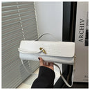 Bolsa Feminina Elegante 2025 – Estilo Retro com Padrão Crocodilo
Descubra a sofisticação da nova tendência de 2025!
Esta bolsa feminina preta combina o charme do design retro com o toque moderno do couro PU texturizado