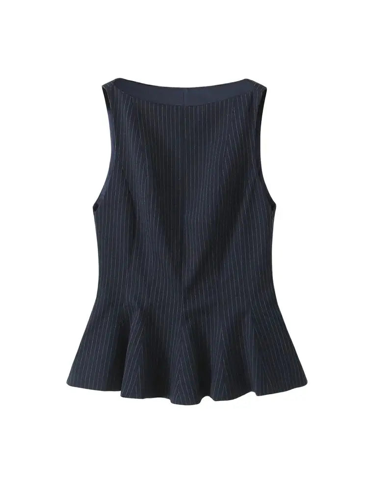 Top Feminino Elegante com Folhos TRZA – Sem Mangas, Decote Redondo, Fecho Lateral
Descubra o equilíbrio perfeito entre elegância e conforto com as blusas TRZA. Este modelo sem mangas, com folhos delicados, decote redondo