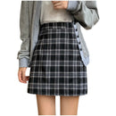 Saia Feminina Estilo Preppy em Estampa Xadrez Retrô – Cintura Alta, Corte em Linha A
Destaque-se com elegância e atitude! Esta saia midi combina o charme retrô do xadrez clássico com o toque moderno do estilo preppy.
C