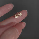 Brinco Pequeno Estrela em Prata 925 – Elegância Delicada para o Dia a Dia

Descubra a simplicidade sofisticada deste brinco pequeno em formato de estrela, feito em prata 925 de alta qualidade. Ideal para quem procura um ac