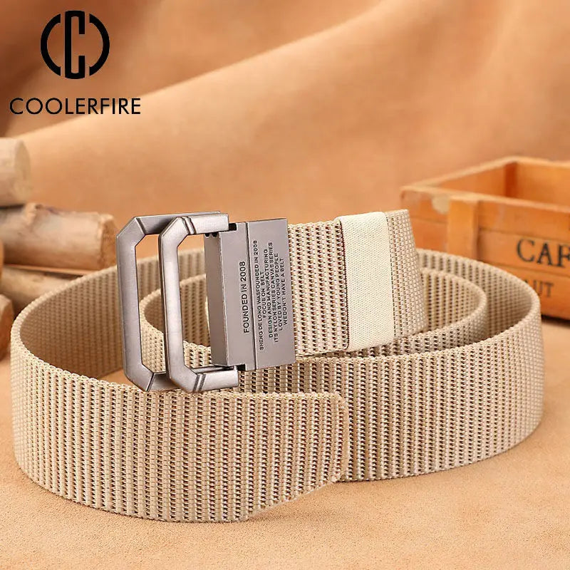Cinto Masculino Luxuoso de Designer – Estilo Casual e Tático para Homens

Descubra o equilíbrio perfeito entre estilo e funcionalidade com este cinto masculino premium. Ideal para complementar jeans e roupas casuais, este