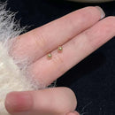 Brinco Pequeno Estrela em Prata 925 – Elegância Delicada para o Dia a Dia

Descubra a simplicidade sofisticada deste brinco pequeno em formato de estrela, feito em prata 925 de alta qualidade. Ideal para quem procura um ac