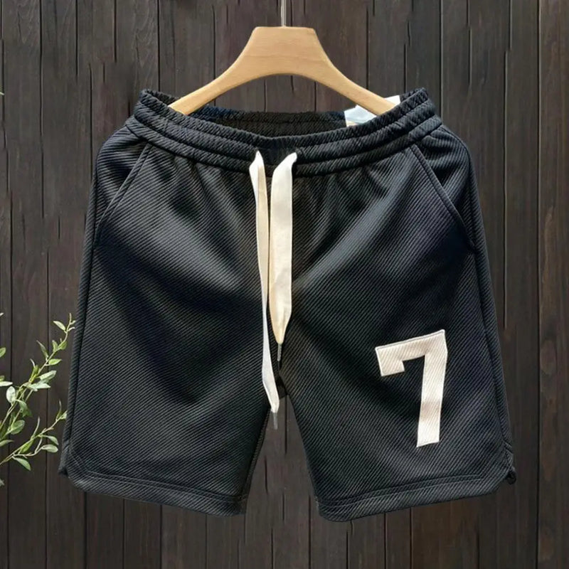 Bermudas Masculinas Esportivas com Cintura Elástica e Estilo Urbano
Desenvolvidas para conforto e desempenho, estas bermudas masculinas combinam estilo desportivo com praticidade no dia a dia. Fabricadas em tecido leve e sua