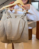 Conjunto Feminino 2 Peças – Camiseta de Alça + Calções Justos com Bolso
Destaque-se neste verão com este conjunto moderno e confortável, composto por uma camiseta de alça estilo ombro a ombro e shorts justos com desi