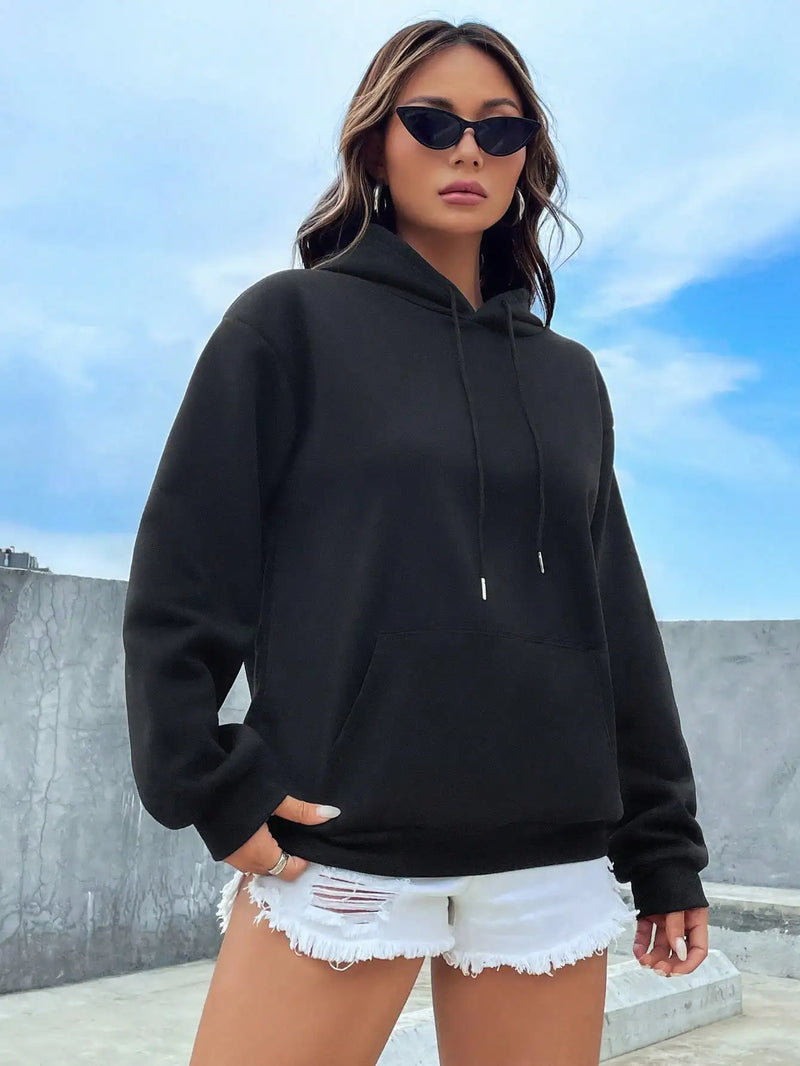 Moletom Feminino Casual Unissexo com Bolso Criativo – Conforto e Estilo Urbano
Destaque-se com este moletom de cor sólida, perfeito para dias mais frescos. Feito em felpa macia e confortável, combina com qualquer look —
