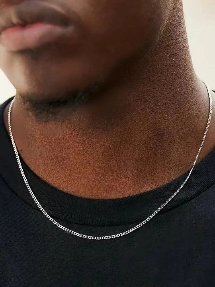 Colar Cubano Masculino em Aço Inoxidável – 3mm
Minimalista, elegante e resistente — este colar cubano de 3mm é o acessório ideal para quem valoriza estilo e durabilidade. Fabricado em aço de titânio inoxidável, é