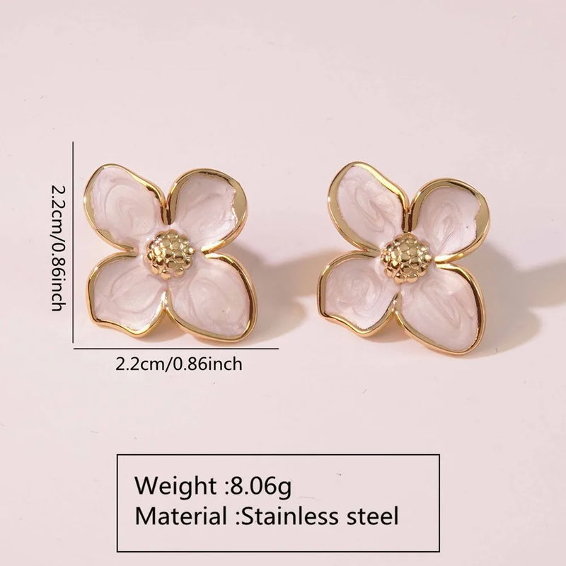 Cazador – Conjunto de 2 Brincos Florais em Aço Inoxidável
Descubra a delicadeza da tendência 2025 com este elegante conjunto de brincos em forma de flor. Fabricados em aço inoxidável de alta qualidade, são perfeitos