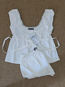 Conjunto Feminino de Verão – Camisola com Manga Bufante + Calções Xadrez Vermelhos
Destaque-se neste verão com este conjunto doce e encantador de 2 peças, perfeito para dias quentes, passeios e momentos descontraídos