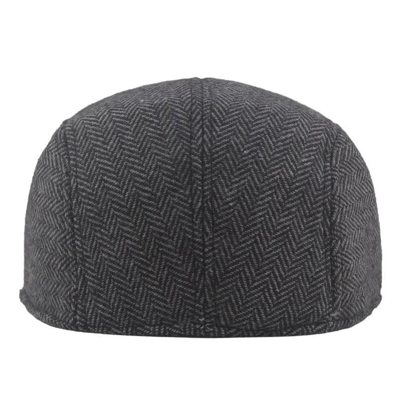 Boina Masculina Clássica em Lã – Estilo Elegante para Outono e Inverno
Eleve o seu estilo com esta boina masculina de alta qualidade, confeccionada em lã premium, ideal para os dias frios de outono e inverno. Com um cort