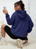 Moletom Feminino Casual Unissexo com Bolso Criativo – Conforto e Estilo Urbano
Destaque-se com este moletom de cor sólida, perfeito para dias mais frescos. Feito em felpa macia e confortável, combina com qualquer look —