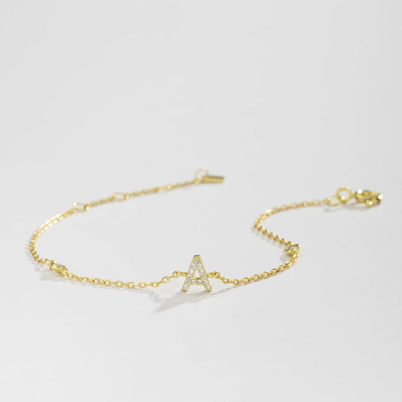 Pulseira Personalizada ANDYWEN com Inicial – Prata Esterlina 925 & Banho de Ouro
Descubra a elegância da joalharia personalizada com a pulseira ANDYWEN — uma peça sofisticada em prata esterlina 925 com banho de ouro bri