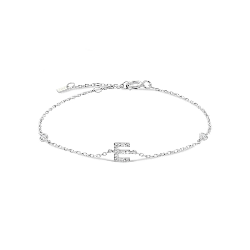 Pulseira Personalizada ANDYWEN com Inicial – Prata Esterlina 925 & Banho de Ouro
Descubra a elegância da joalharia personalizada com a pulseira ANDYWEN — uma peça sofisticada em prata esterlina 925 com banho de ouro bri