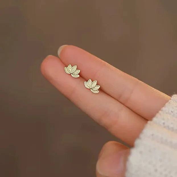 Brinco Pequeno Estrela em Prata 925 – Elegância Delicada para o Dia a Dia

Descubra a simplicidade sofisticada deste brinco pequeno em formato de estrela, feito em prata 925 de alta qualidade. Ideal para quem procura um ac
