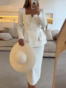 Conjunto Feminino Elegante - Blazer Slim & Saia Midi
Transforma o teu visual com este conjunto sofisticado de 2 peças, ideal para quem procura um look moderno e profissional.