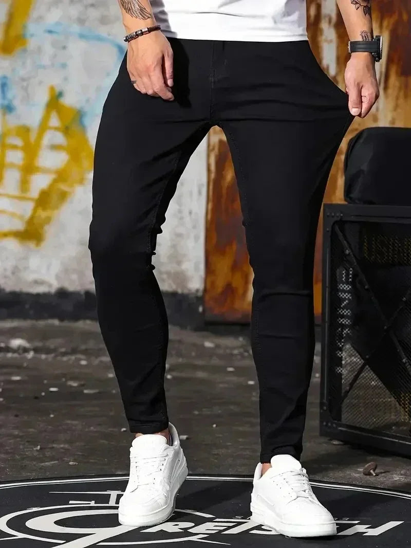 Jeans Slim Fit Masculino Clássico – Skinny Casual para Primavera 2025

Descubra o jeans perfeito para elevar o seu estilo nesta primavera! Este jeans skinny slim fit combina conforto e um corte moderno, ideal para um visua