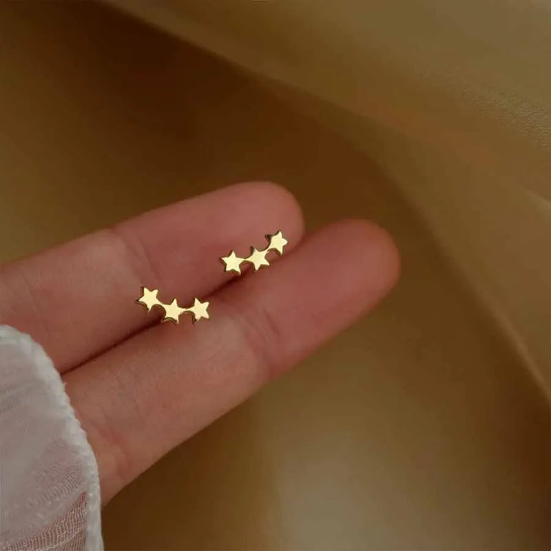 Brinco Pequeno Estrela em Prata 925 – Elegância Delicada para o Dia a Dia

Descubra a simplicidade sofisticada deste brinco pequeno em formato de estrela, feito em prata 925 de alta qualidade. Ideal para quem procura um ac