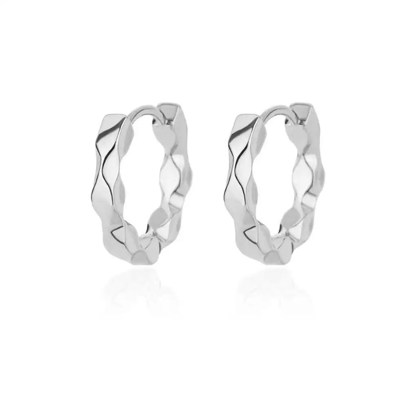 Brincos Luxury Star - Argolas Minimalistas em Aço Inoxidável (2025)
Descubra o brilho moderno com os Brincos Luxury Star, o acessório perfeito para mulheres e meninas que adoram um estilo Y2K elegante e minimalista. Fabric