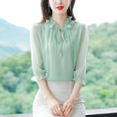 Blusa Feminina Chiffon com Gola Pétala – Elegância Leve para a Primavera/Verão 2024 (Tamanhos M ao 4XL)
Descubra a combinação perfeita entre conforto, charme e leveza com esta blusa feminina em chiffon, ideal para os d