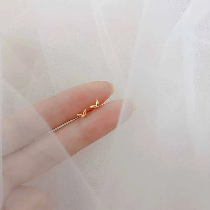 Brinco Pequeno Estrela em Prata 925 – Elegância Delicada para o Dia a Dia

Descubra a simplicidade sofisticada deste brinco pequeno em formato de estrela, feito em prata 925 de alta qualidade. Ideal para quem procura um ac