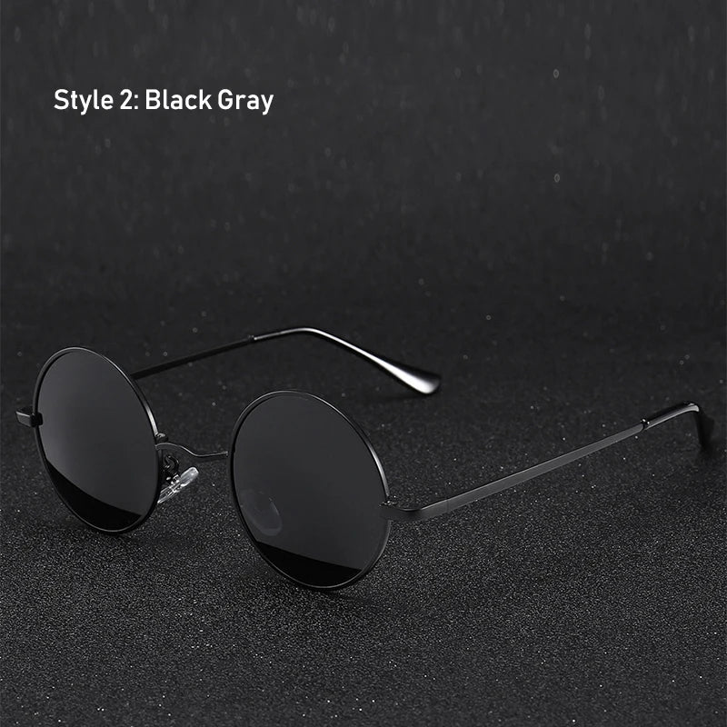 Óculos de Sol Redondos Retro Vintage – Lentes Polarizadas UV400
Design intemporal e cheio de estilo! Estes óculos de sol com armação metálica leve combinam o charme retro com a proteção moderna. Ideais para homens e