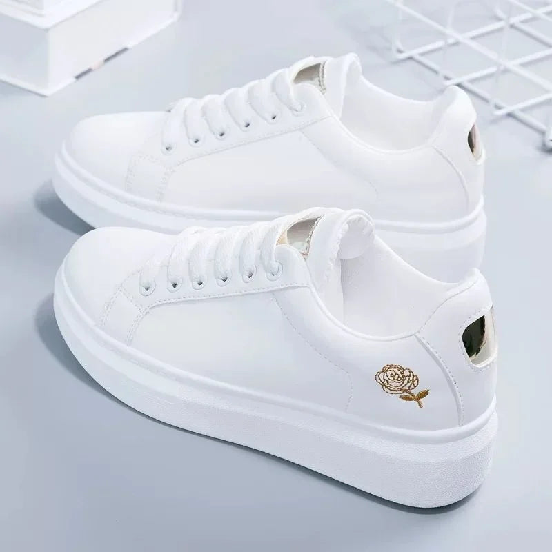 Tênis Casuais Femininos 2023 – Estilo, Conforto e Versatilidade para Primavera e Outono
Descubra o equilíbrio perfeito entre moda e funcionalidade com estes ténis brancos, leves e respiráveis. Com detalhes bordados em f