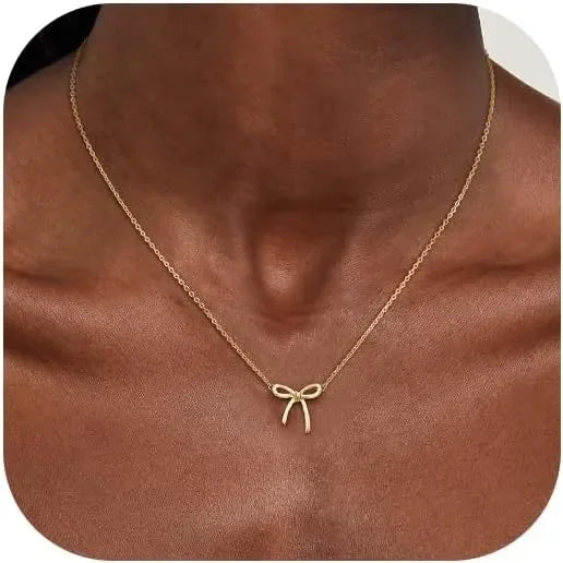 Colar Choker com Inicial e Coração Delicado – Banhado a Ouro ou Prata
Descubra a elegância discreta do Colar Inicial da Moda SUMENG, uma peça delicada e sofisticada, perfeita para expressar o seu estilo ou oferecer um p