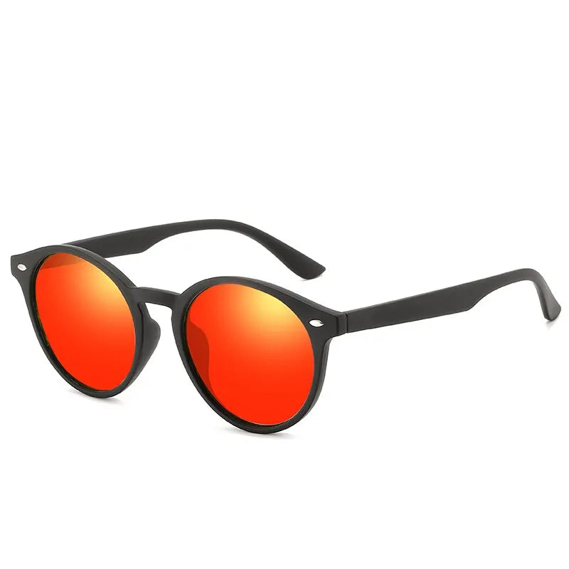 Óculos de Sol Redondos Polarizados – Estilo Clássico Vintage Unissexo
Descubra o equilíbrio perfeito entre estilo intemporal e proteção ocular com estes elegantes óculos de sol redondos, ideais para mulheres e homens.