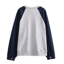 Conjunto Jeans Feminino com Recortes – Tendência Outono/Inverno 2025
Renova o teu estilo com este conjunto jeans moderno e cheio de atitude, perfeito para os dias mais frescos de outono e inverno!
Com recortes estratégico