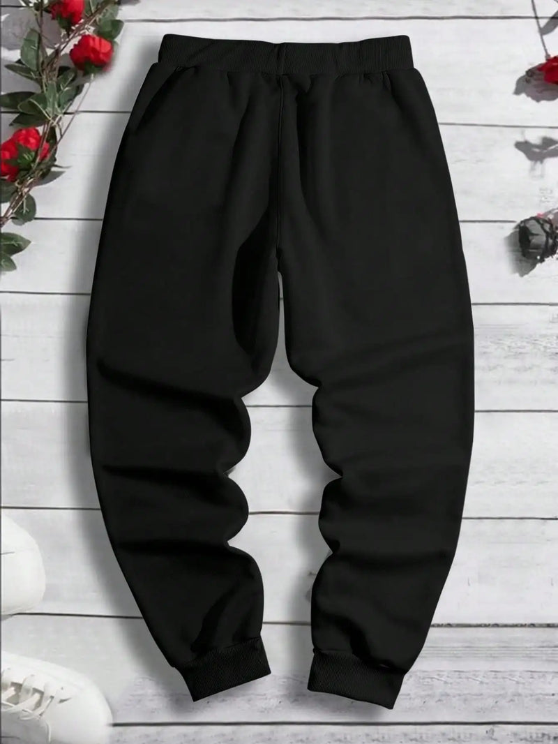 Descubra as novas calças desportivas para homem – a fusão perfeita entre estilo urbano, conforto no dia a dia e um toque de tendência retro. Ideais para o outono e a primavera, estas calças largas e casuais são perfeit