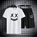 Conjunto Desportivo Masculino em Seda Gelada – Secagem Rápida, Conforto e Estilo Casual

Descubra o conforto e a leveza deste conjunto masculino composto por T-shirt de manga curta e calções. Fabricado em tecido de seda