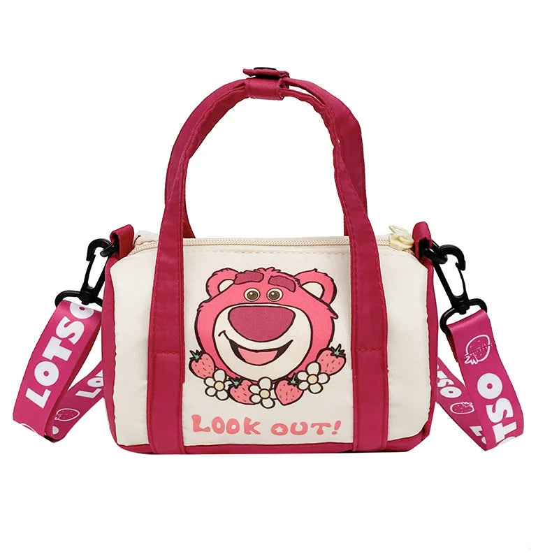 Bolsa de Ombro em Lona com Estilo Stitch — Feminina, Casual e Super Fofa!
Adiciona charme e praticidade ao teu look com esta bolsa de ombro em lona, inspirada no estilo kawaii do Stitch! Ideal para o dia a dia, esta peça c