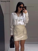 Saia Mini em Couro Fashion para Mulher – Primavera/Verão 2025 | Estilo Y2K
Desfruta do melhor da moda com esta saia mini em couro, perfeita para a estação quente! Com um design moderno inspirado no estilo Y2K, esta saia