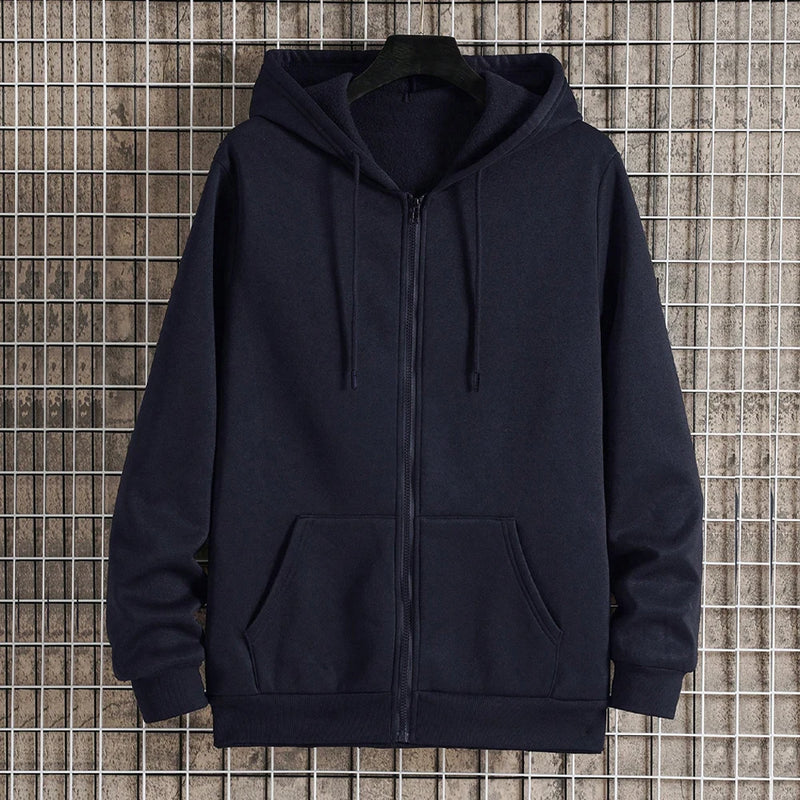 Sweatshirts Masculinas com Capuz – Estilo Urbano para o Outono
Descobre os casacos ideais para os dias frescos!
Estes sweats com capuz e fecho de correr combinam conforto, estilo e praticidade.
Com um corte solto e urbano,