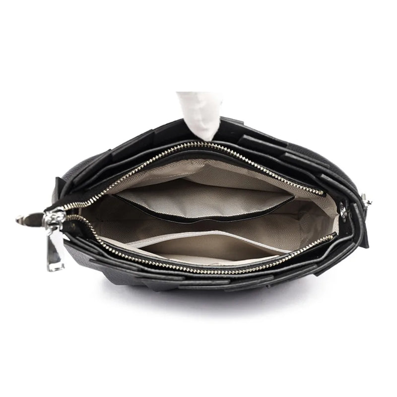 Bolsa de Ombro Pregueada – Estilo Elegante e Compacto
Descubra a elegância prática da nossa Bolsa de Ombro Pregueada Original, ideal para mulheres modernas que valorizam estilo e funcionalidade no dia a dia.
Perfeita como