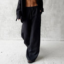 Calças Largas de Linho com Estilo Elegante e Confortável
Descobre o equilíbrio perfeito entre elegância e conforto com estas calças largas de linho para mulher, ideais para os dias quentes e para looks descontraídos, ma