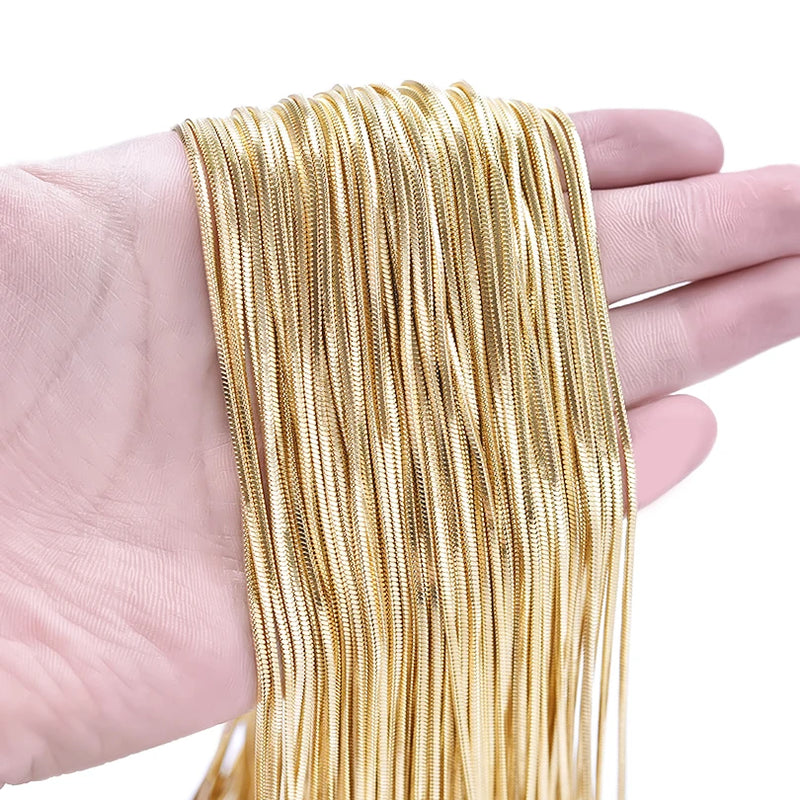 Colar Corrente Estilo Cobra em Aço Inoxidável – 45cm a 70cm
Joia versátil e intemporal para homens e mulheres

💎 Ideal para revenda ou uso pessoal, este colar tipo cobra é feito em aço inoxidável de alta qualidade,