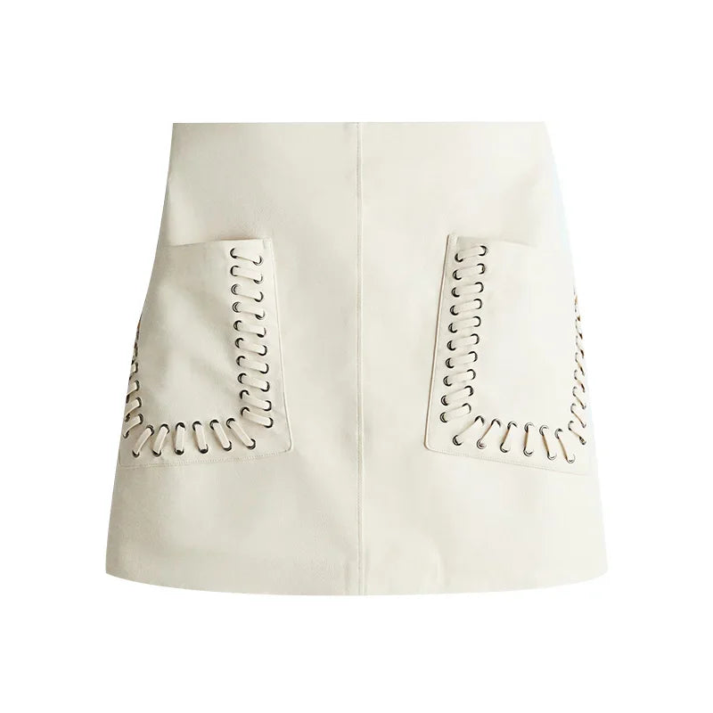 Saia Mini em Couro Fashion para Mulher – Primavera/Verão 2025 | Estilo Y2K
Desfruta do melhor da moda com esta saia mini em couro, perfeita para a estação quente! Com um design moderno inspirado no estilo Y2K, esta saia