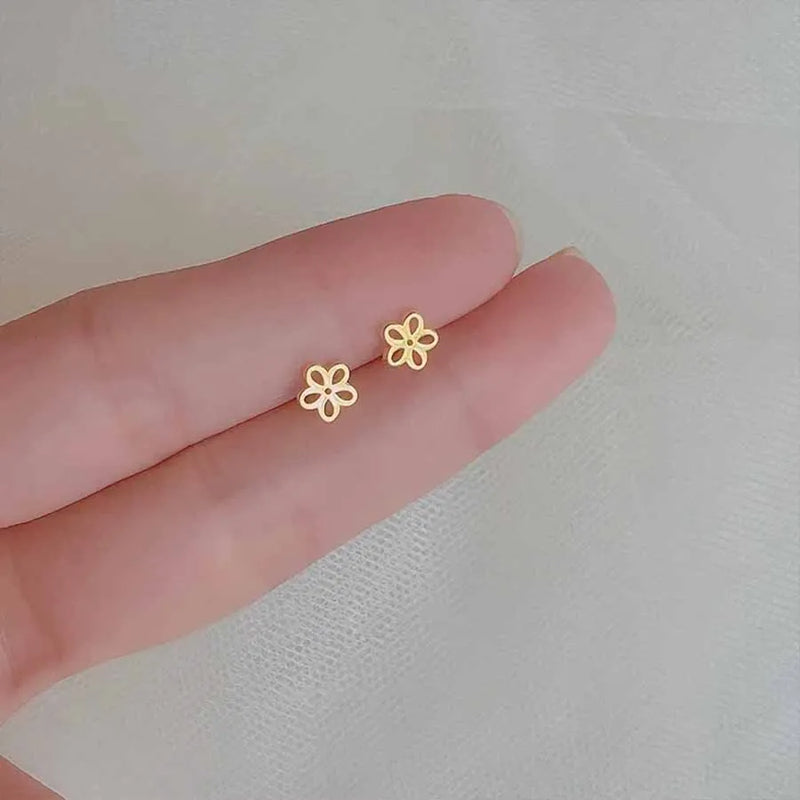 Brinco Pequeno Estrela em Prata 925 – Elegância Delicada para o Dia a Dia

Descubra a simplicidade sofisticada deste brinco pequeno em formato de estrela, feito em prata 925 de alta qualidade. Ideal para quem procura um ac