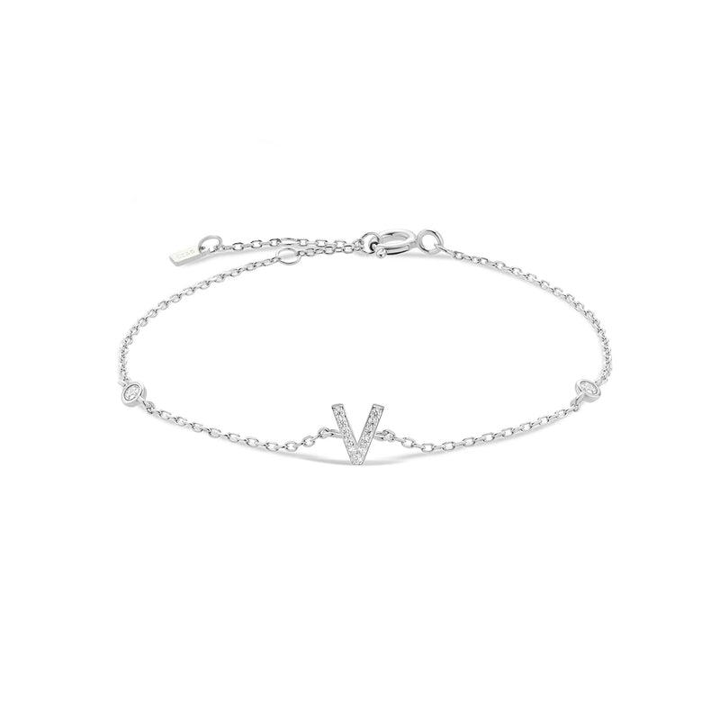 Pulseira Personalizada ANDYWEN com Inicial – Prata Esterlina 925 & Banho de Ouro
Descubra a elegância da joalharia personalizada com a pulseira ANDYWEN — uma peça sofisticada em prata esterlina 925 com banho de ouro bri